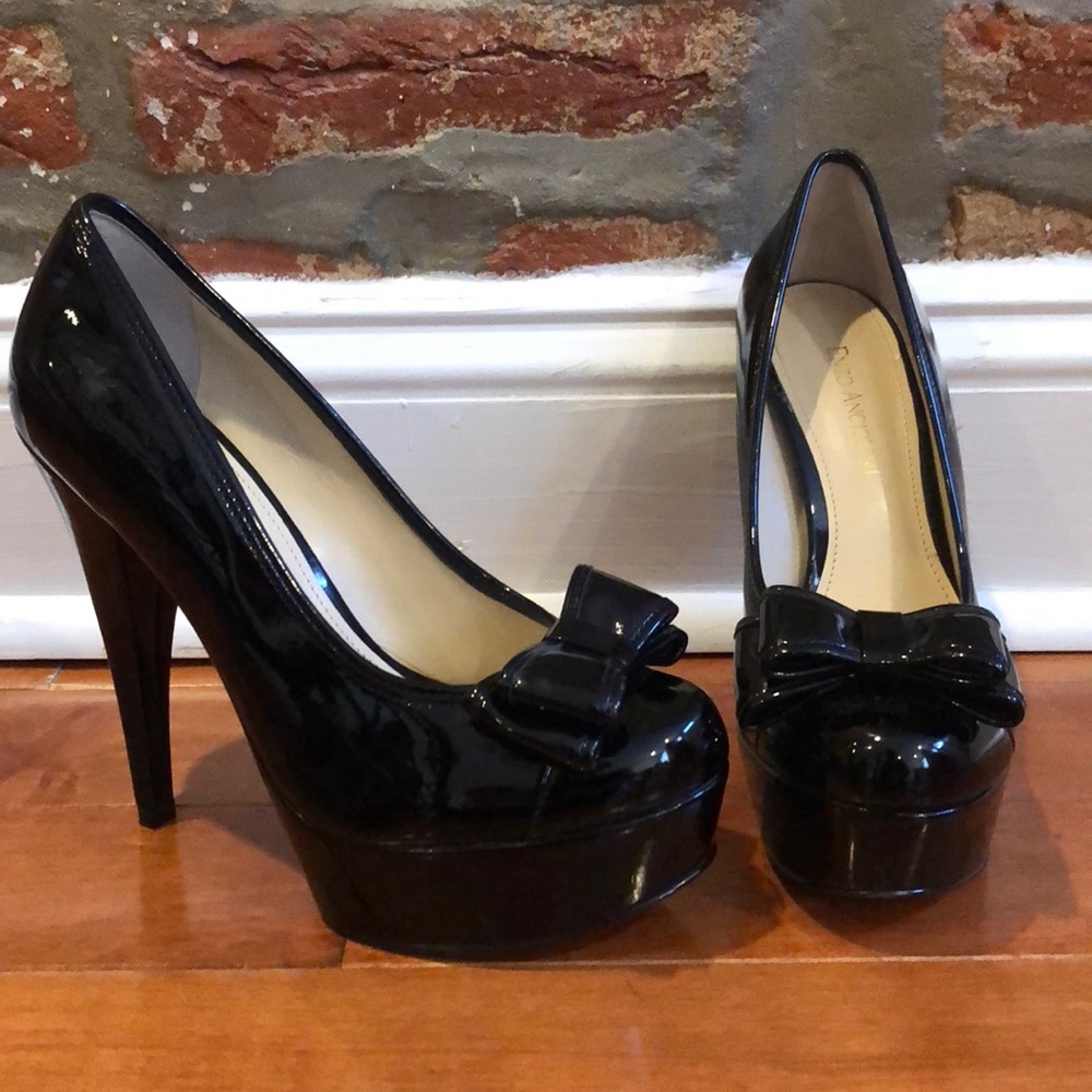 Enzo Angiolini bow platform pumps